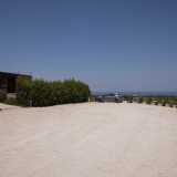 ...per arrivare sul punto pi� alto del poggio, l� dove la vive la signora Maria, che negli ultimi tempi ha adibito parte della sua casa ad agriturismo